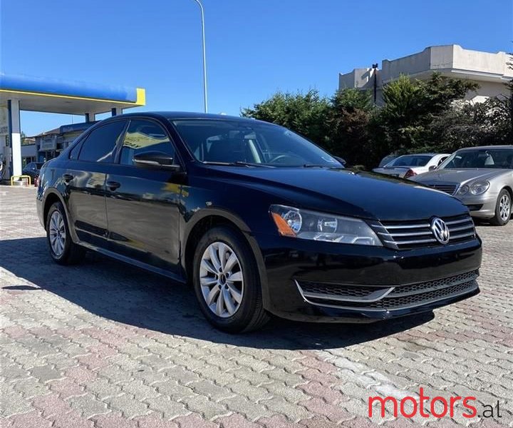 2012' Volkswagen Passat photo #1