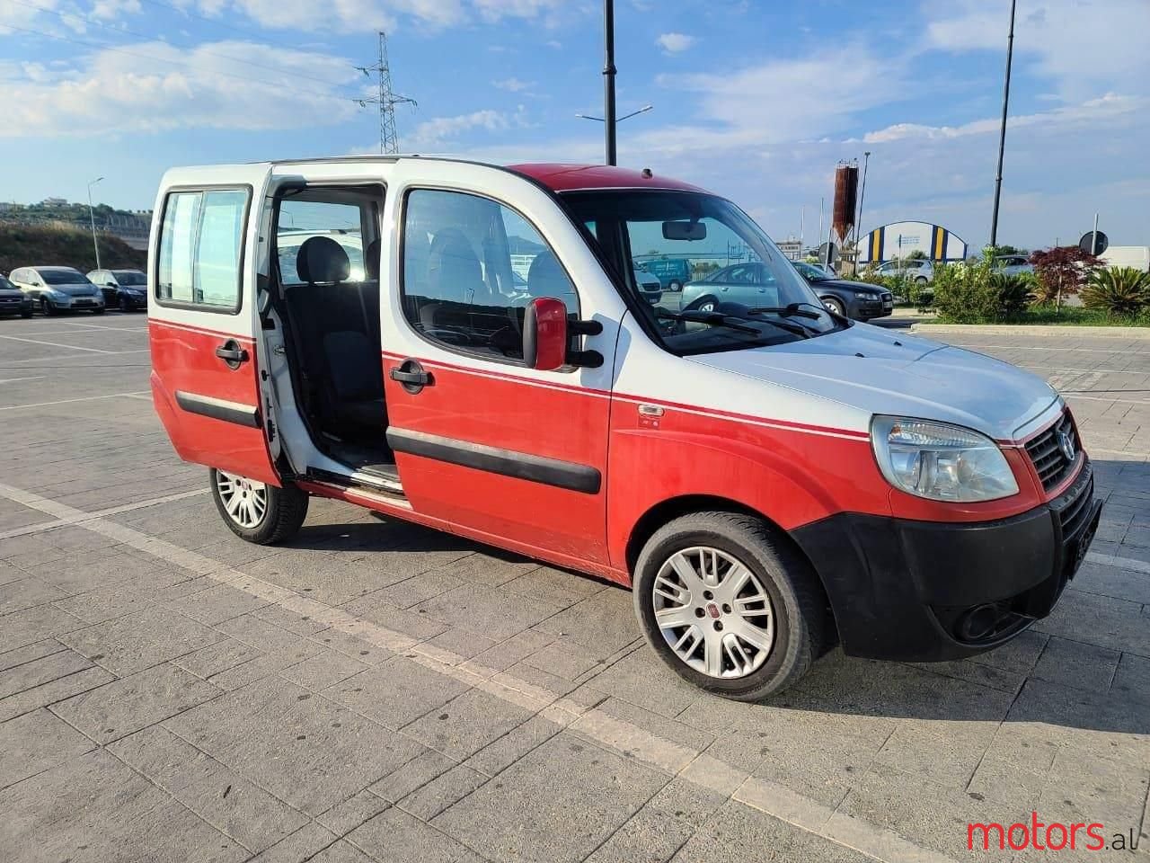 2009' Fiat Doblo photo #1
