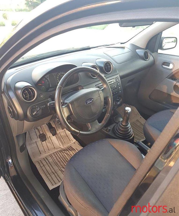 2003' Ford Fiesta photo #2