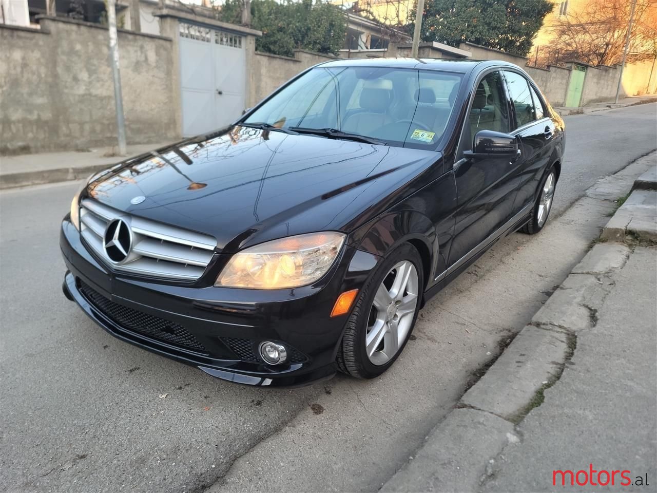 2010' Mercedes-Benz C 300 photo #2