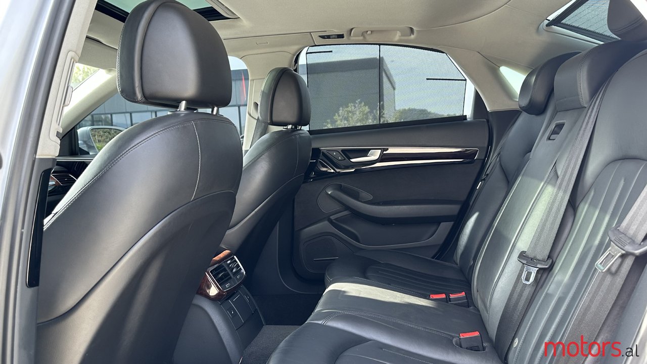 2012' Audi A8 photo #7