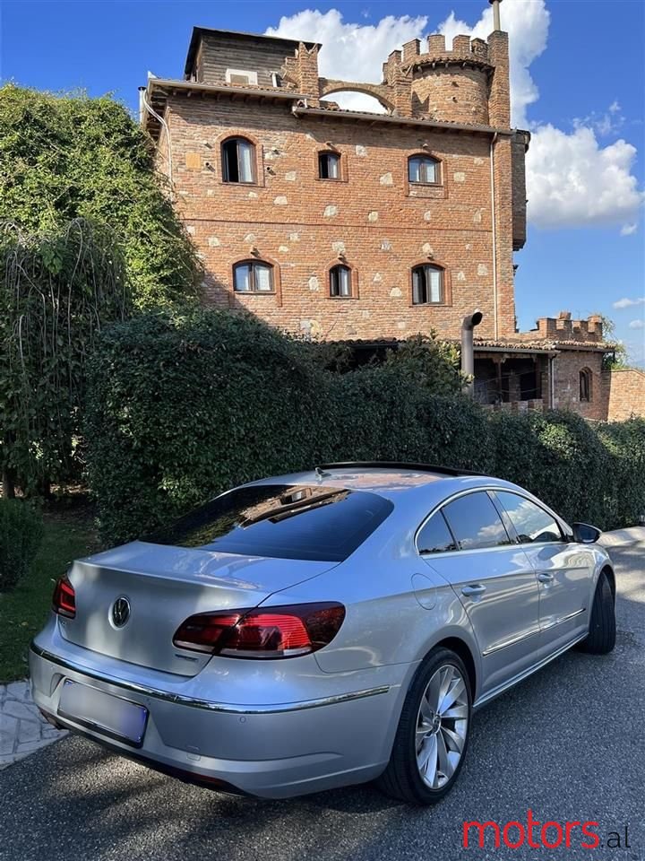 2015' Volkswagen Passat photo #6