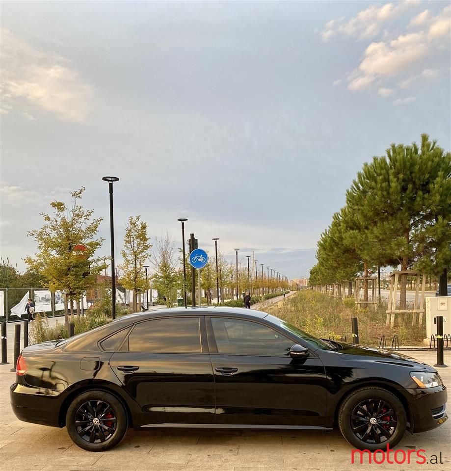 2013' Volkswagen Passat photo #1