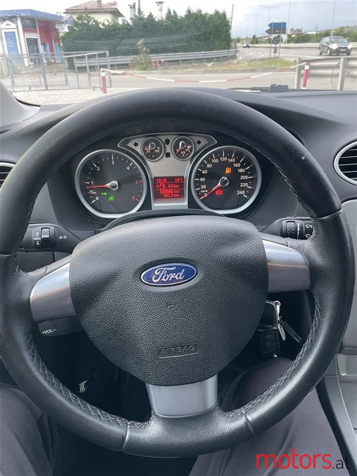 2010' Ford Focus photo #4