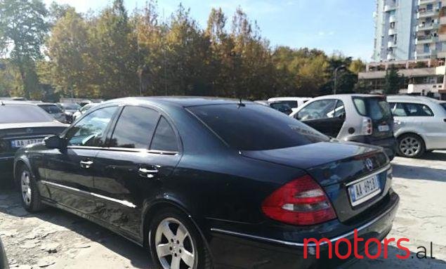 2005' Mercedes-Benz E-Class photo #1