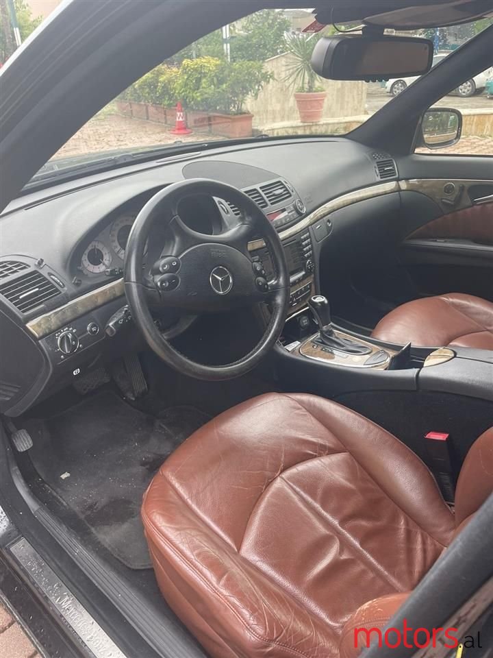 2008' Mercedes-Benz E 220 photo #3