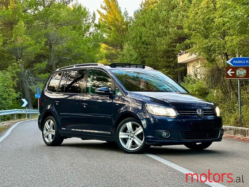 2013' Volkswagen Touran photo #5