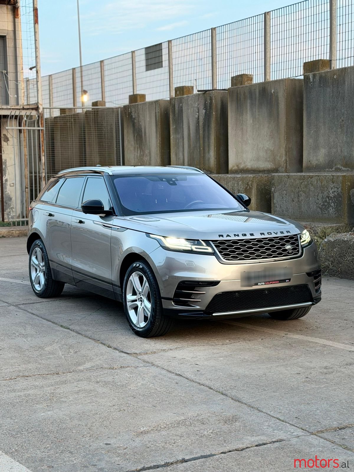2018' Land Rover Range Rover Velar photo #1