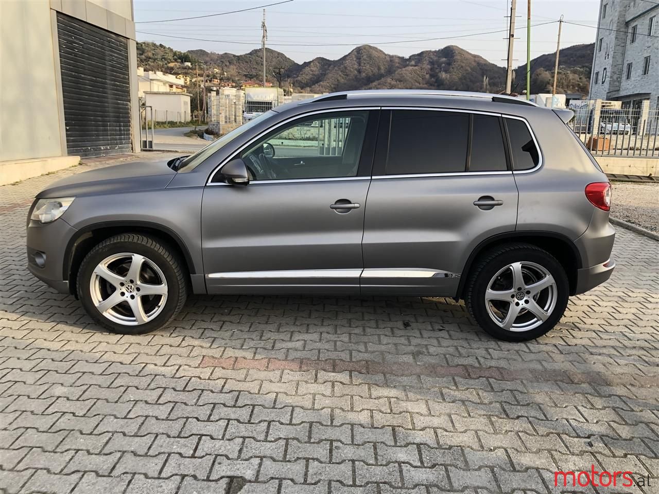 2008' Volkswagen Tiguan photo #4
