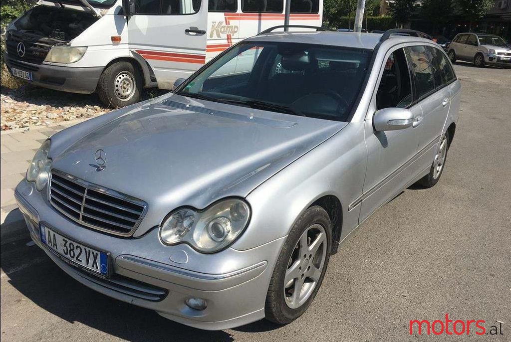 2004' Mercedes-Benz C 200 photo #1