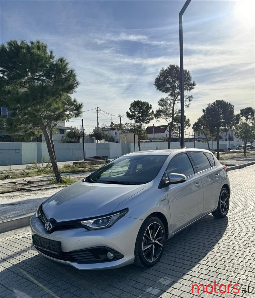 2018' Toyota Auris photo #6