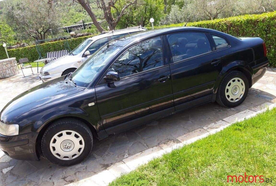 1999' Volkswagen Passat photo #1