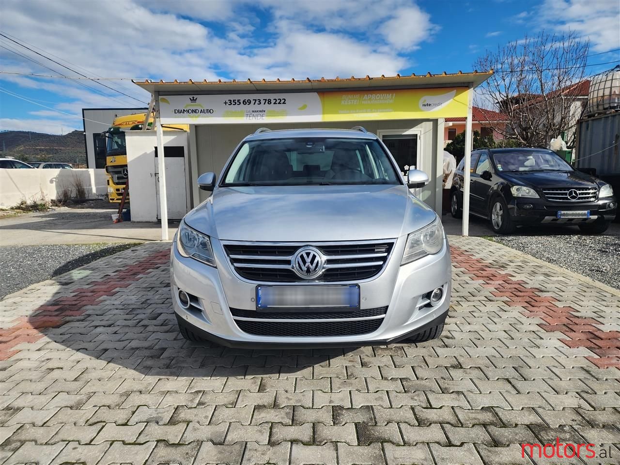 2010' Volkswagen Tiguan photo #2