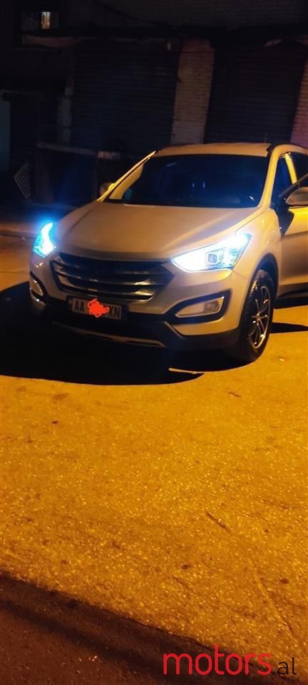 2013' Hyundai Santa Fe photo #5