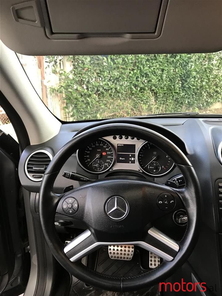 2011' Mercedes-Benz ML 350 photo #3