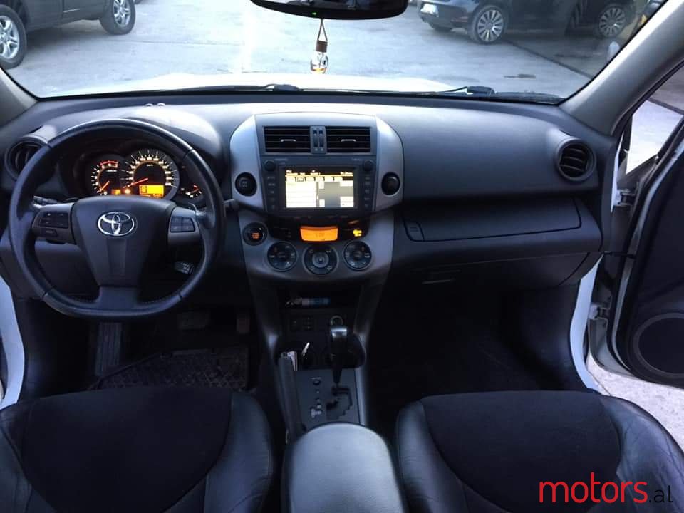 2010' Toyota RAV4 photo #3