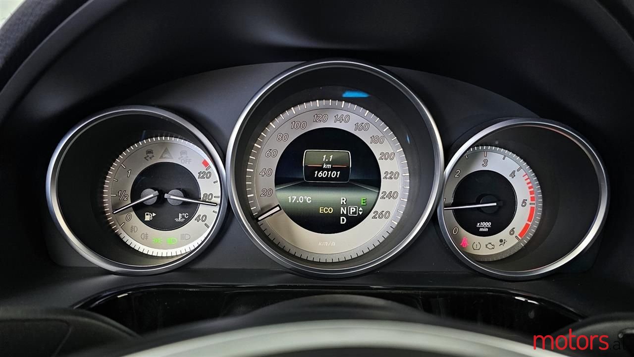 2014' Mercedes-Benz E 220 photo #5