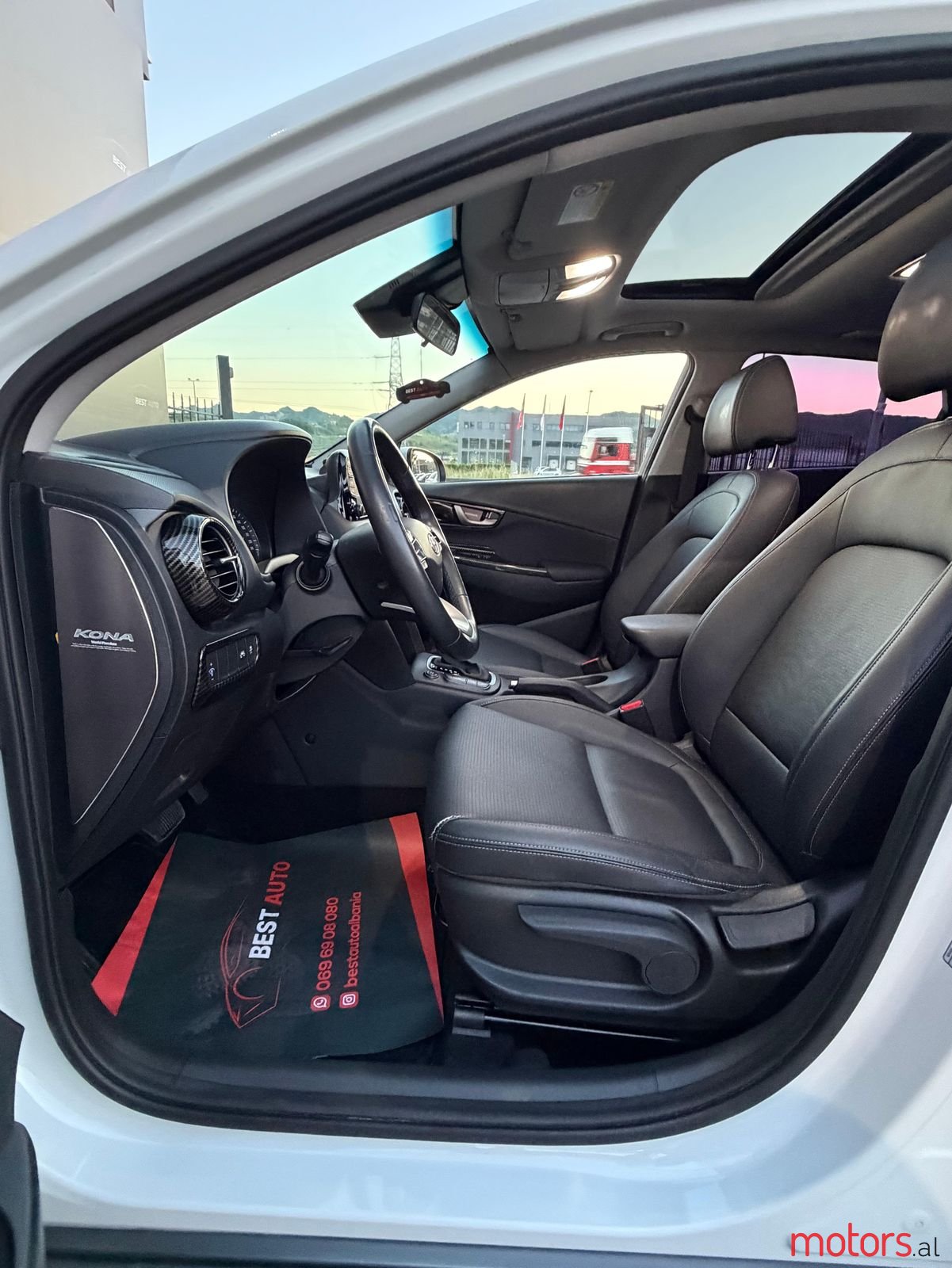 2017' Hyundai Kona photo #2