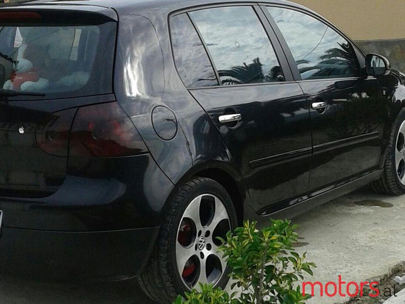 2005' Volkswagen Golf photo #1