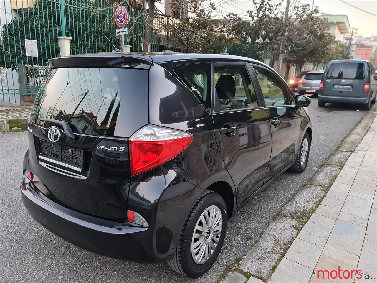 2013' Toyota Verso-S photo #6