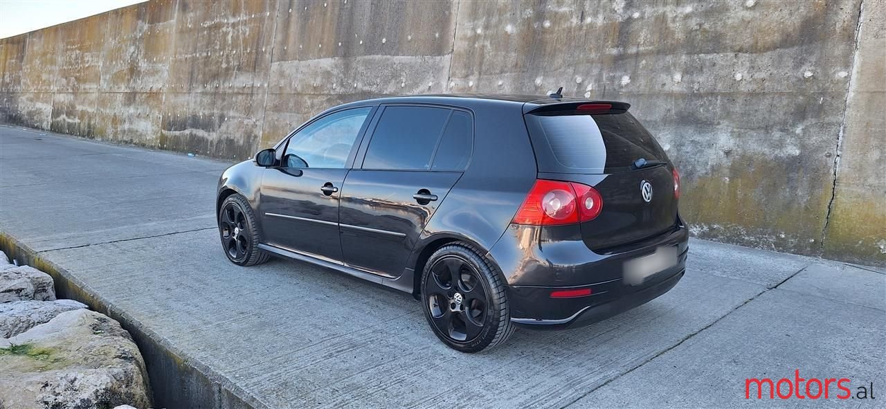 2005' Volkswagen Golf photo #3