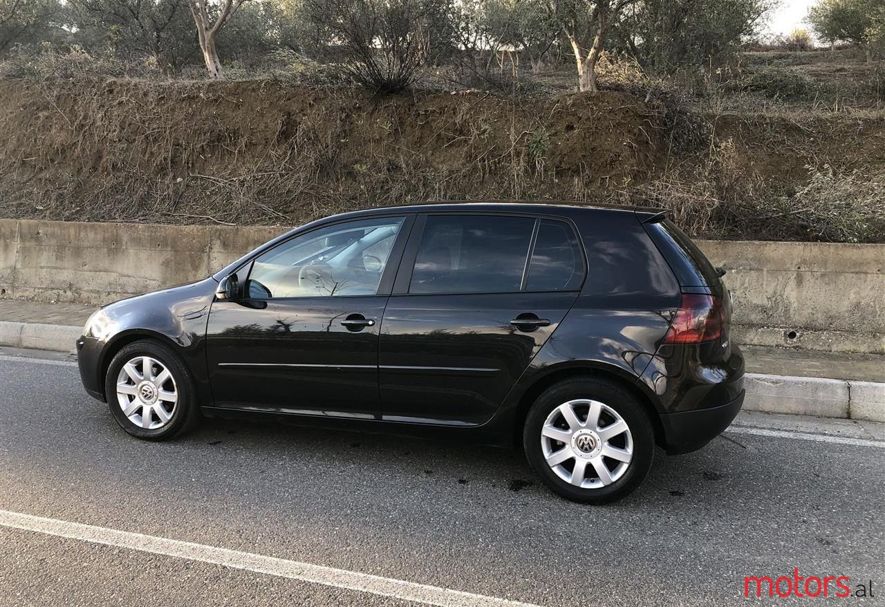 2005' Volkswagen Golf photo #1