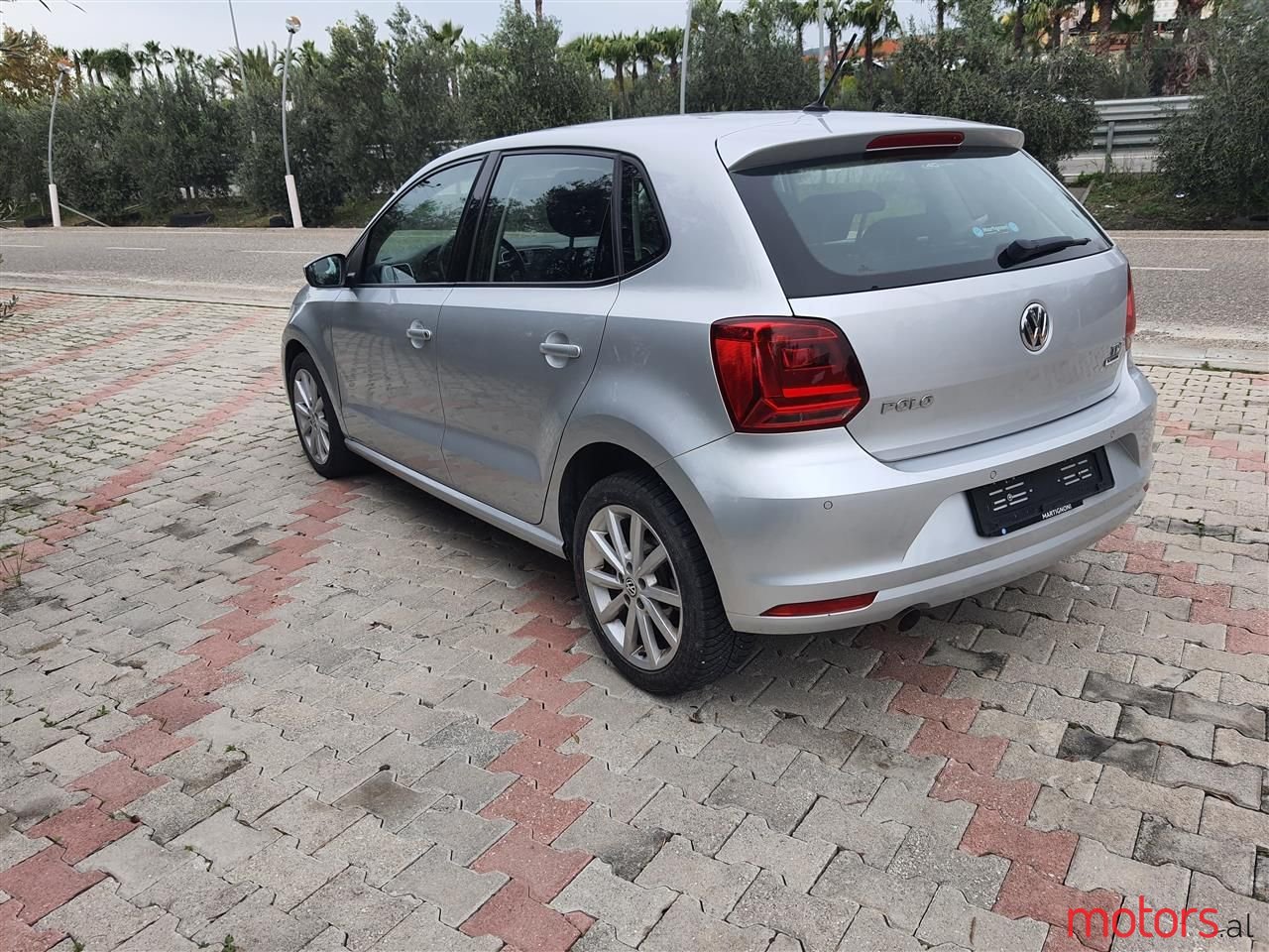 2015' Volkswagen Polo photo #5