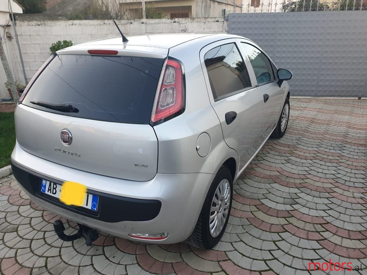 2011' Fiat Grande Punto photo #2