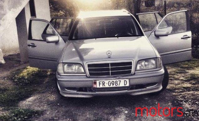 2000' Mercedes-Benz C-Class photo #1