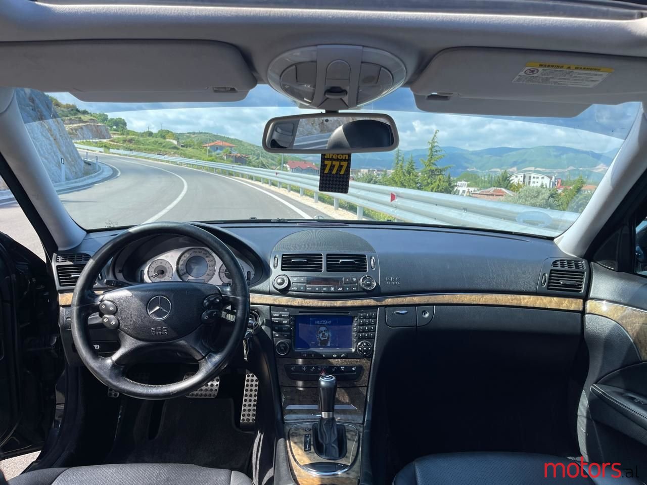 2008' Mercedes-Benz E 320 photo #5