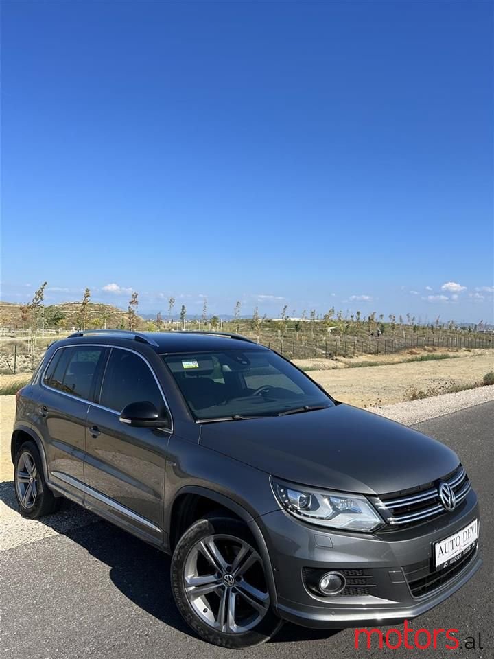 2014' Volkswagen Tiguan photo #2