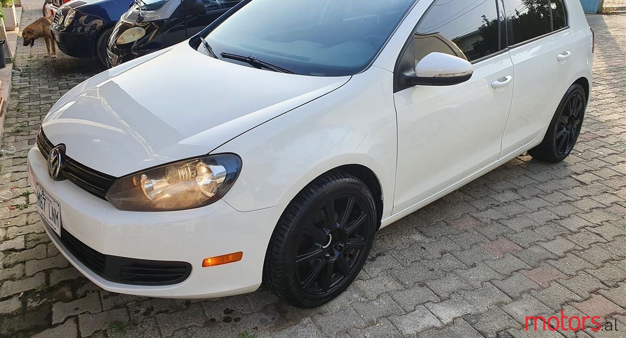 2010' Volkswagen Golf photo #1