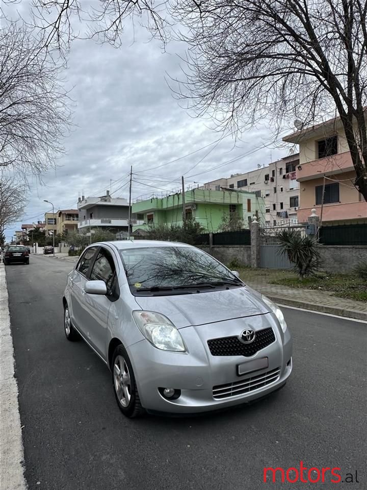 2007' Toyota Yaris photo #1