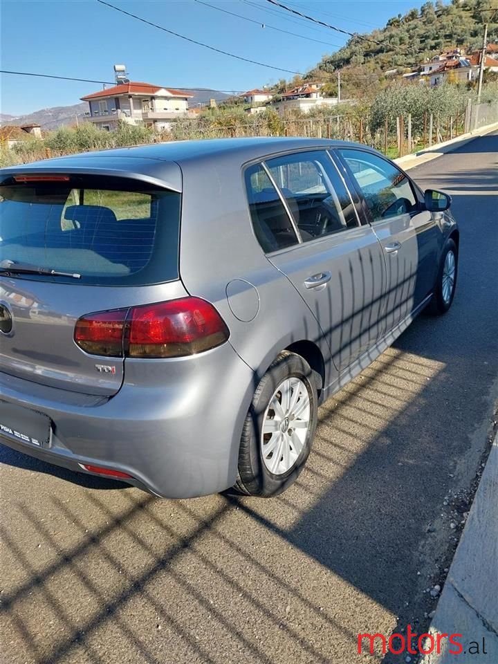 2011' Volkswagen Golf photo #3