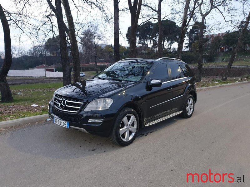 2010' Mercedes-Benz ML 350 photo #1