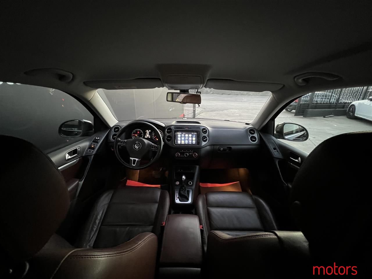 2014' Volkswagen Tiguan photo #6