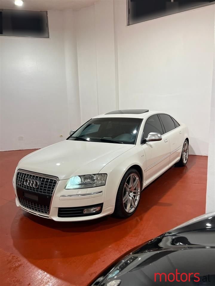 2009' Audi S8 photo #3