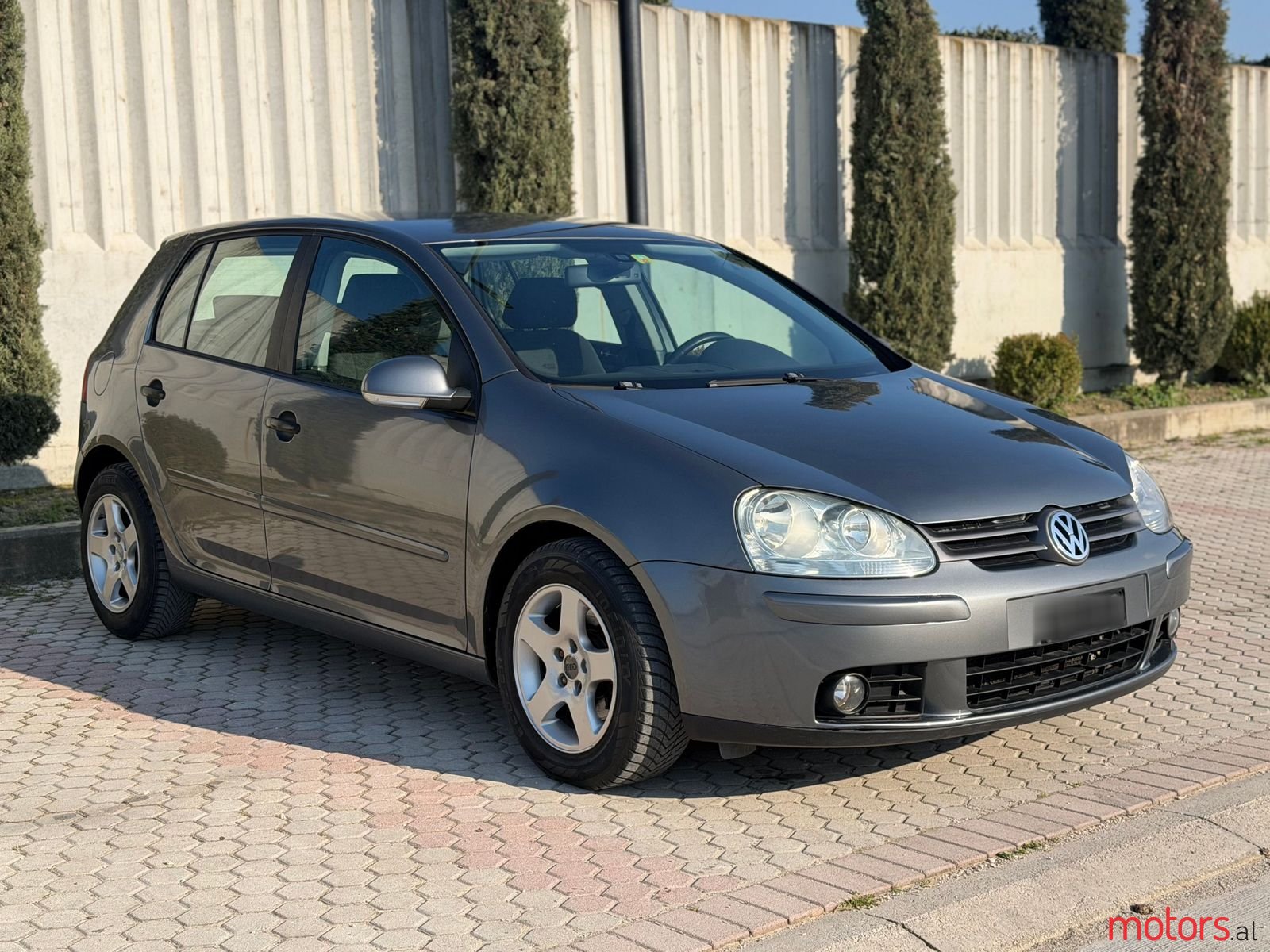 2005' Volkswagen Golf photo #2