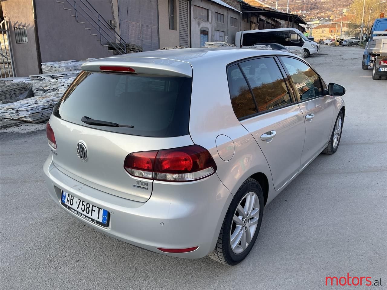 2010' Volkswagen Golf photo #5