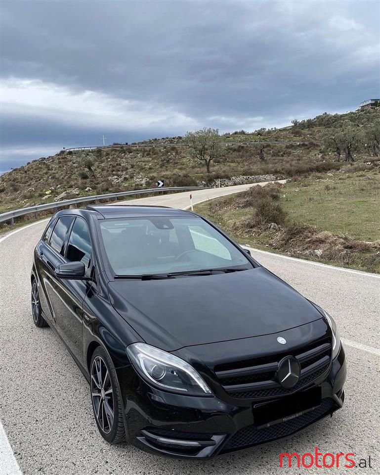 2012' Mercedes-Benz B 200 photo #1