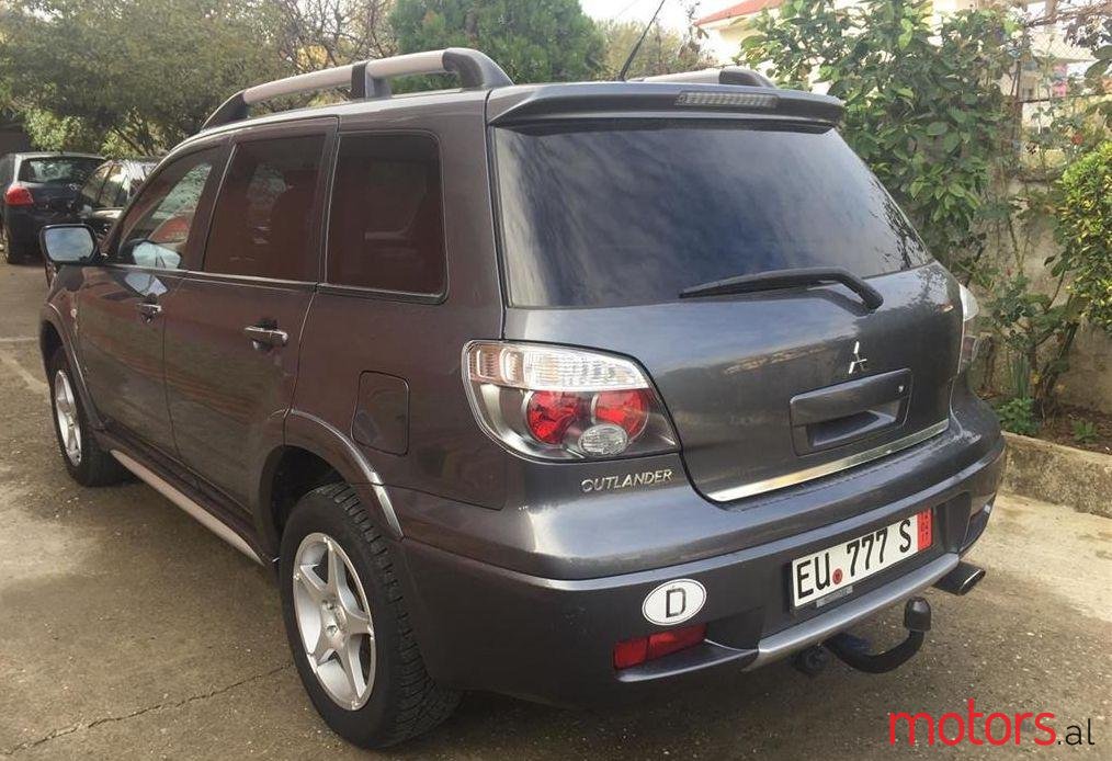 2006' Mitsubishi Outlander photo #2