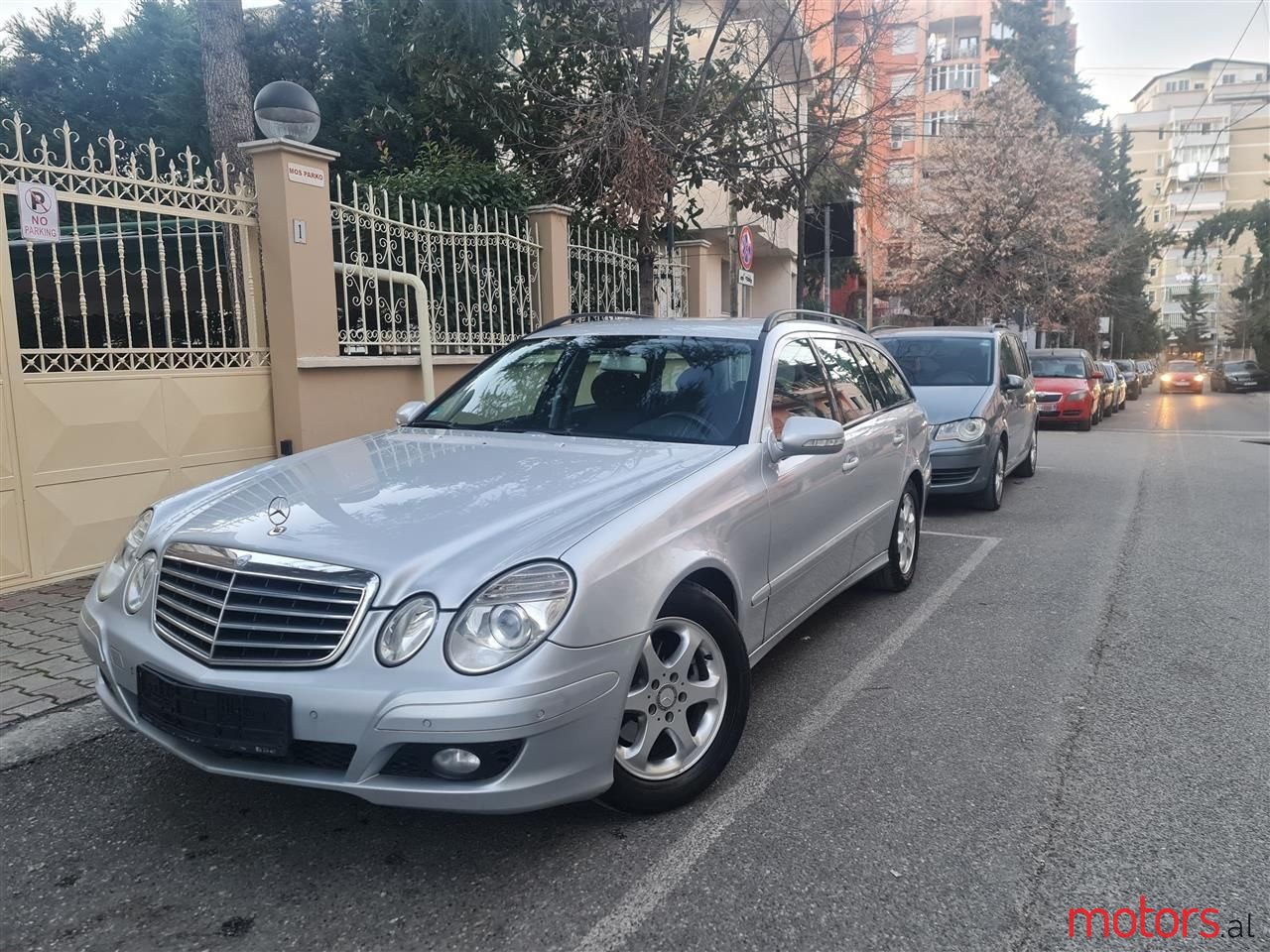 2009' Mercedes-Benz E 220 photo #1