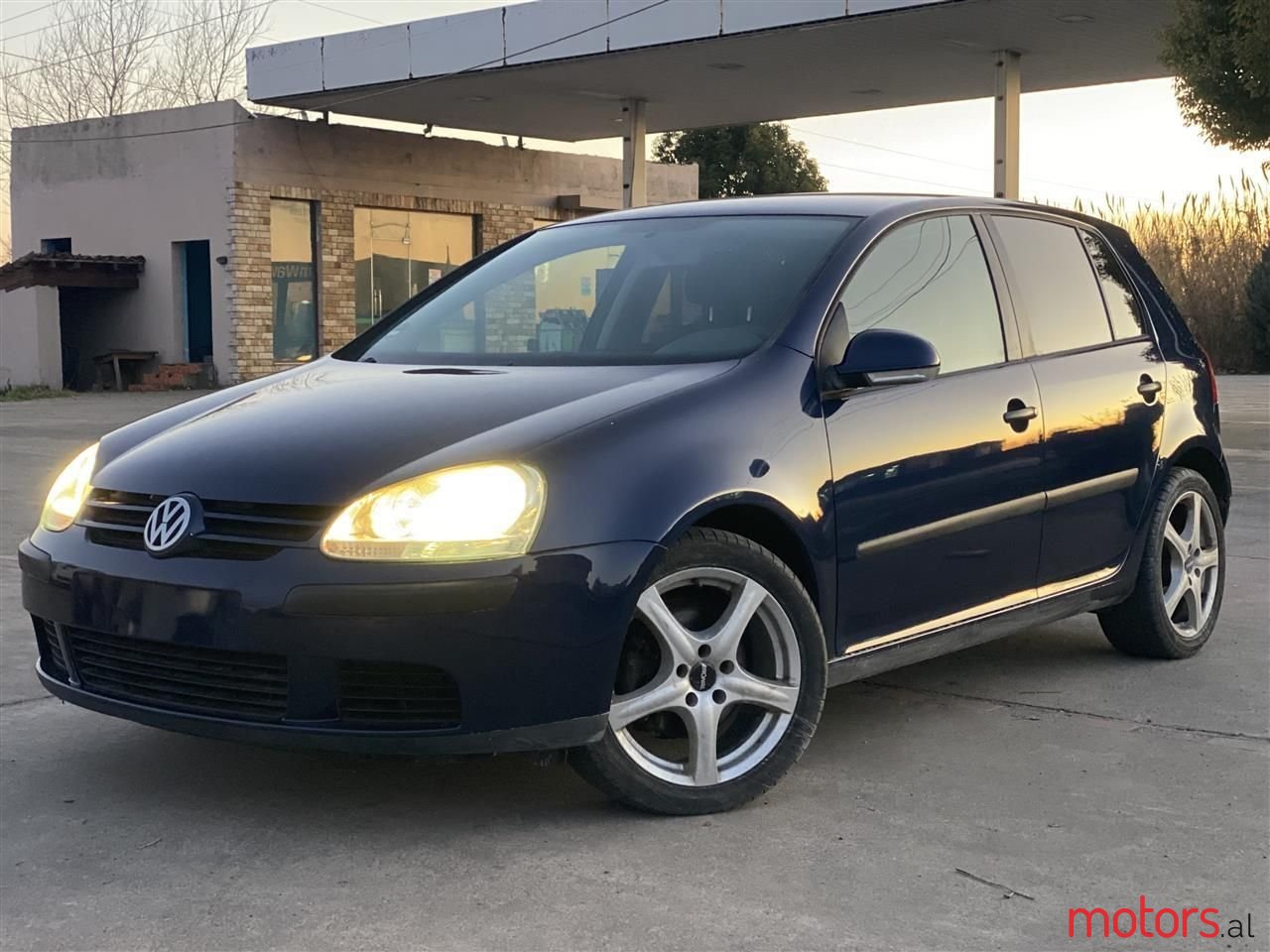 2005' Volkswagen Golf photo #4