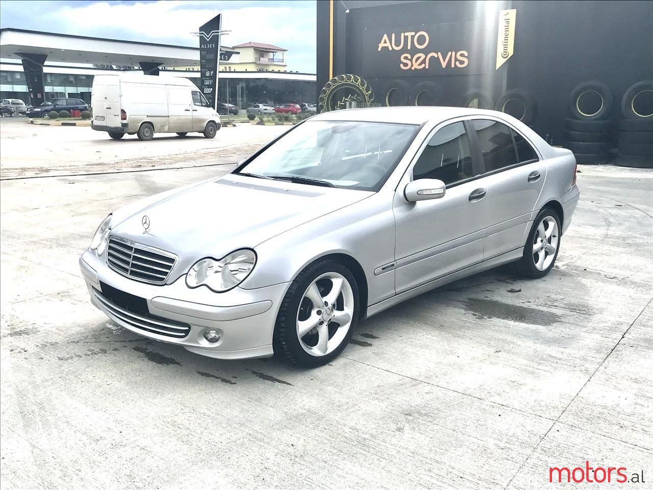 2004' Mercedes-Benz C 220 photo #4