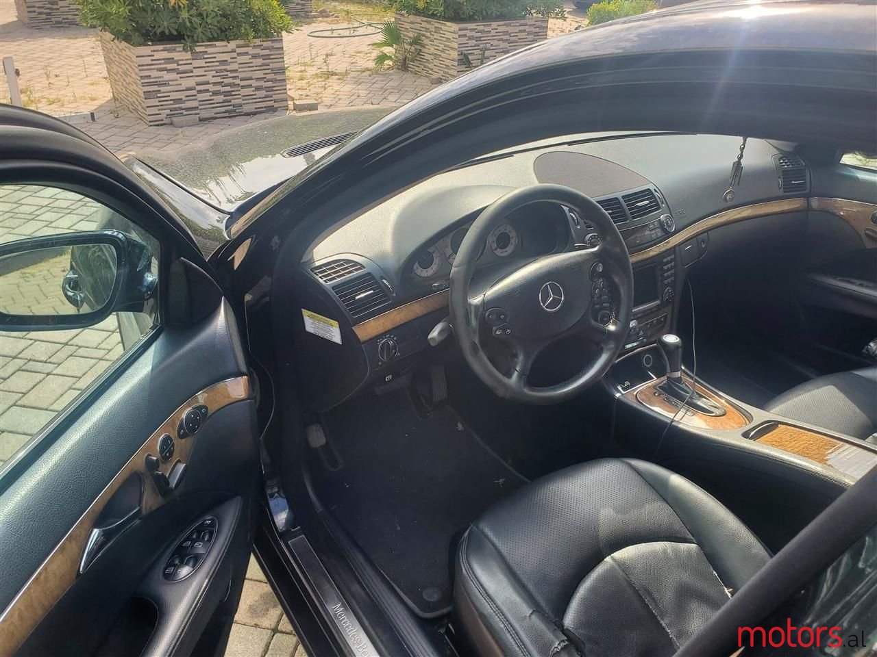 2008' Mercedes-Benz E 350 photo #3