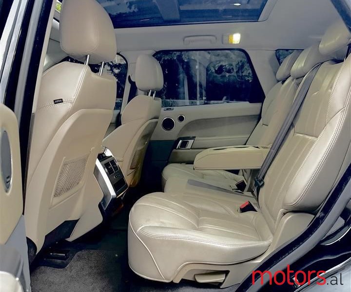 2015' Land Rover Range Rover Sport photo #2