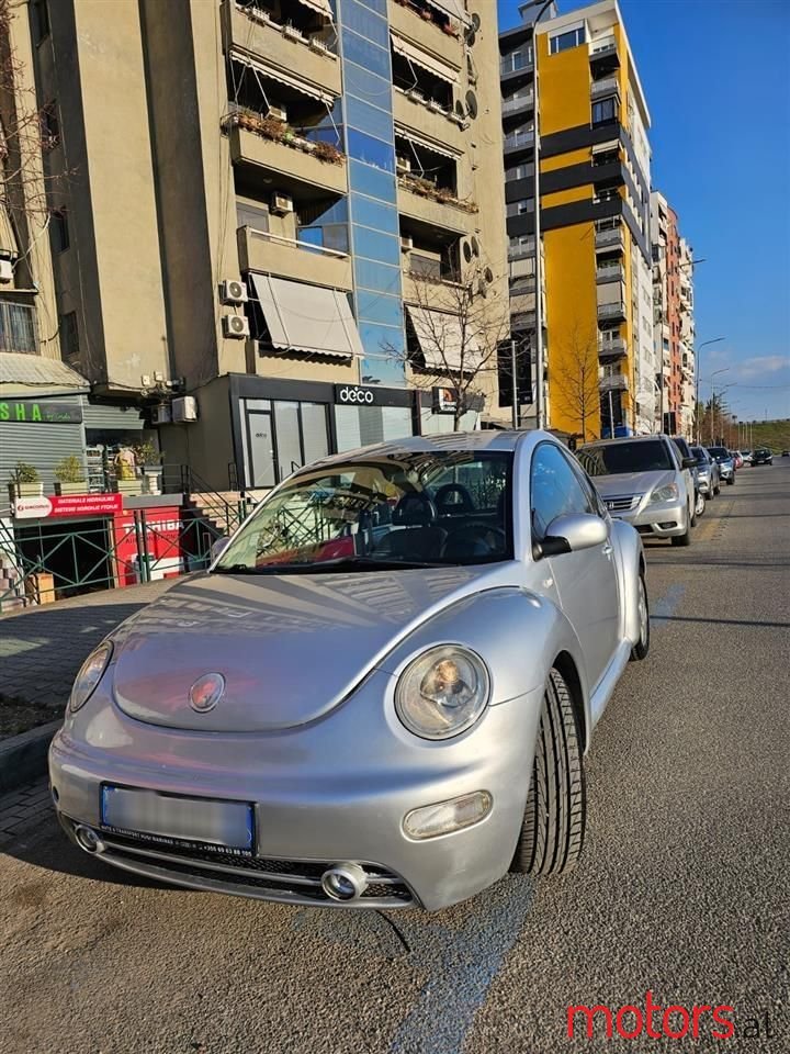 2002' Volkswagen Beetle photo #1