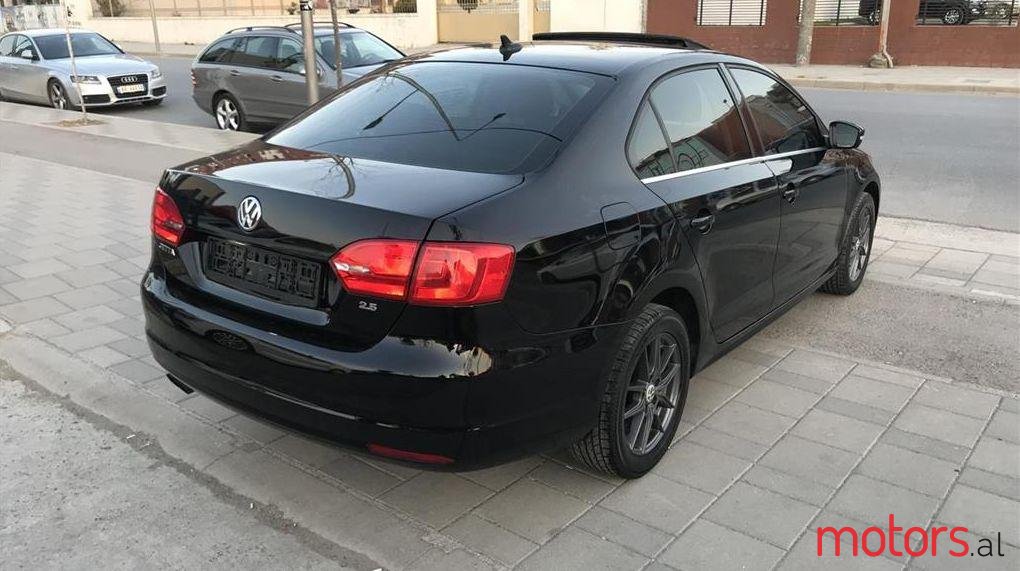 2012' Volkswagen Jetta photo #1