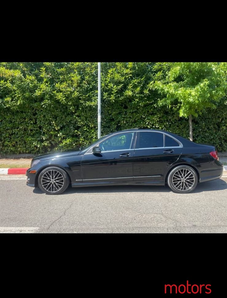 2012' Mercedes-Benz C 300 photo #3