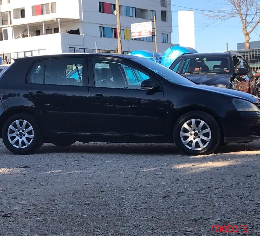 2004' Volkswagen Golf photo #3